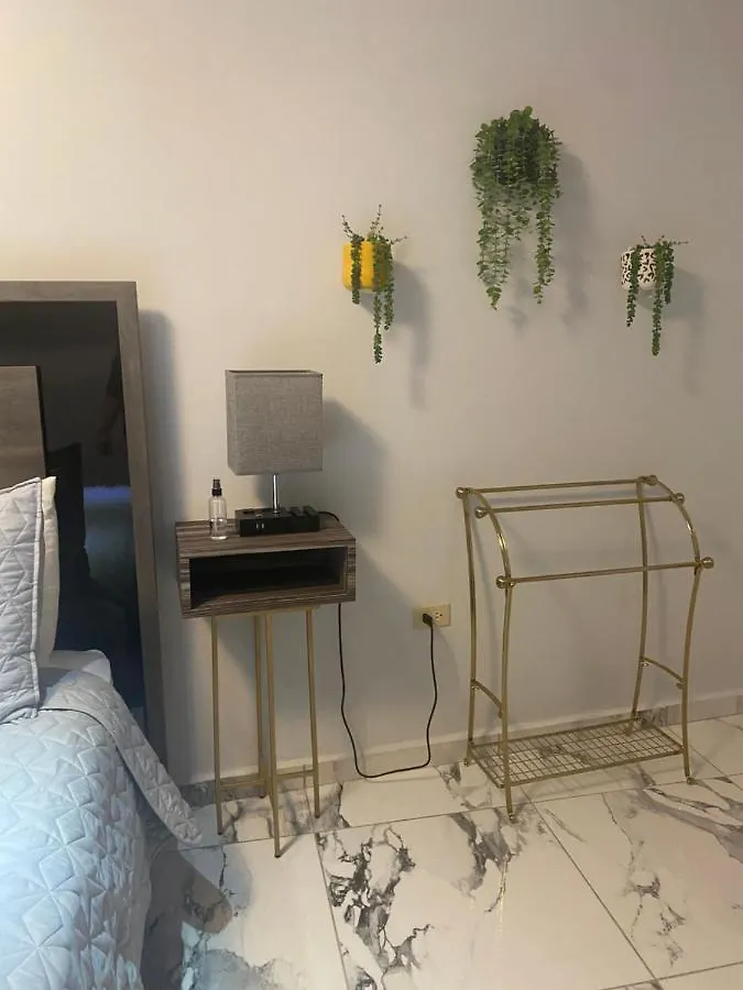 Itza-Bella Suites Isabela Aparthotel